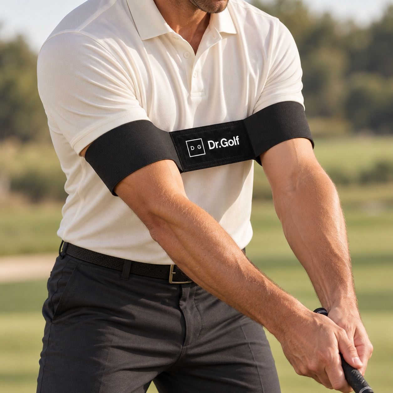 Dr.Golf connection band worn around both upper arms, just above the elbows